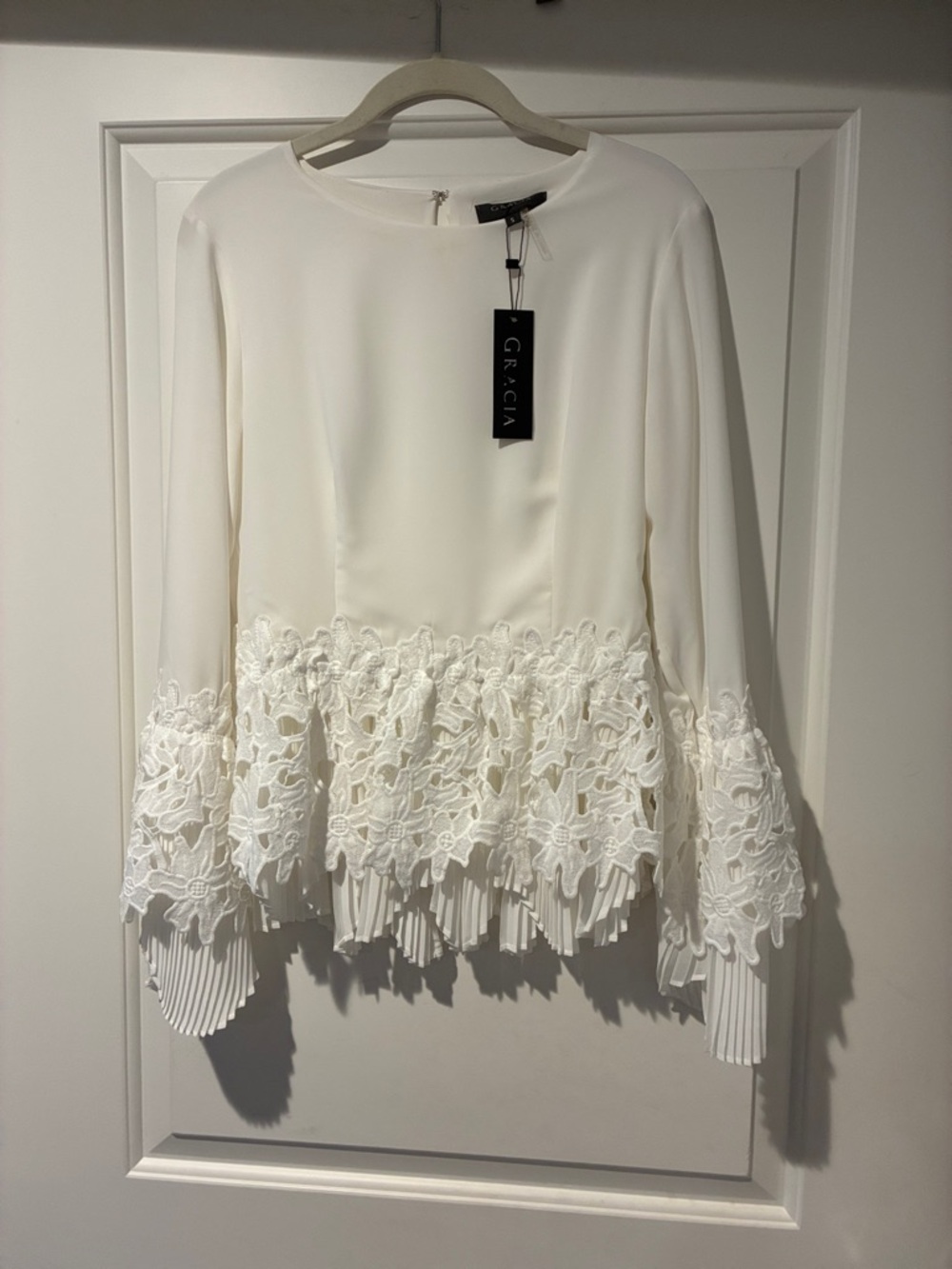 NWT Designer  Cream Lace-Hem Bell Sleeve Blouse